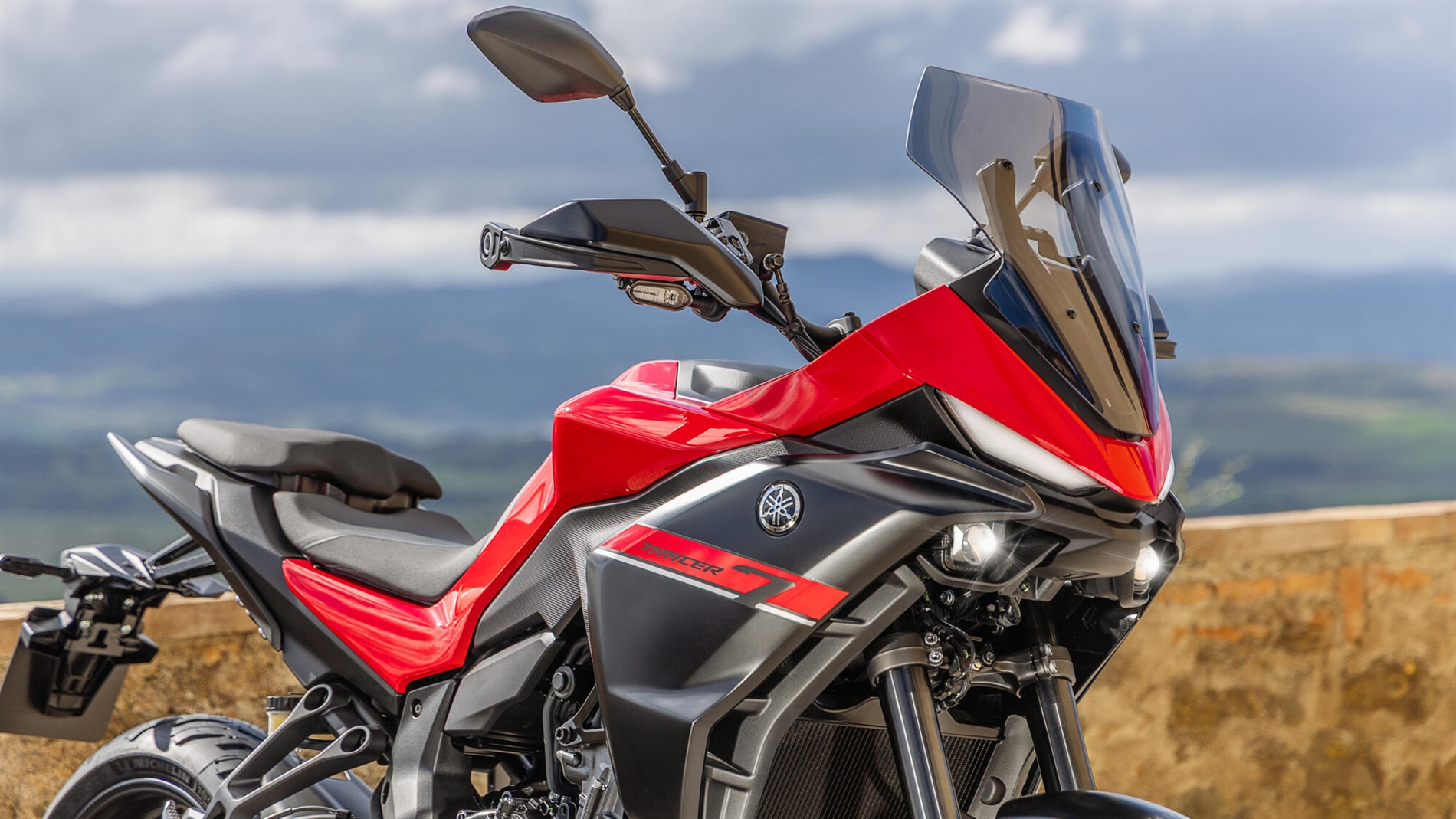 2025-Yamaha-MT07TR-EU-NA-Detail-001-03